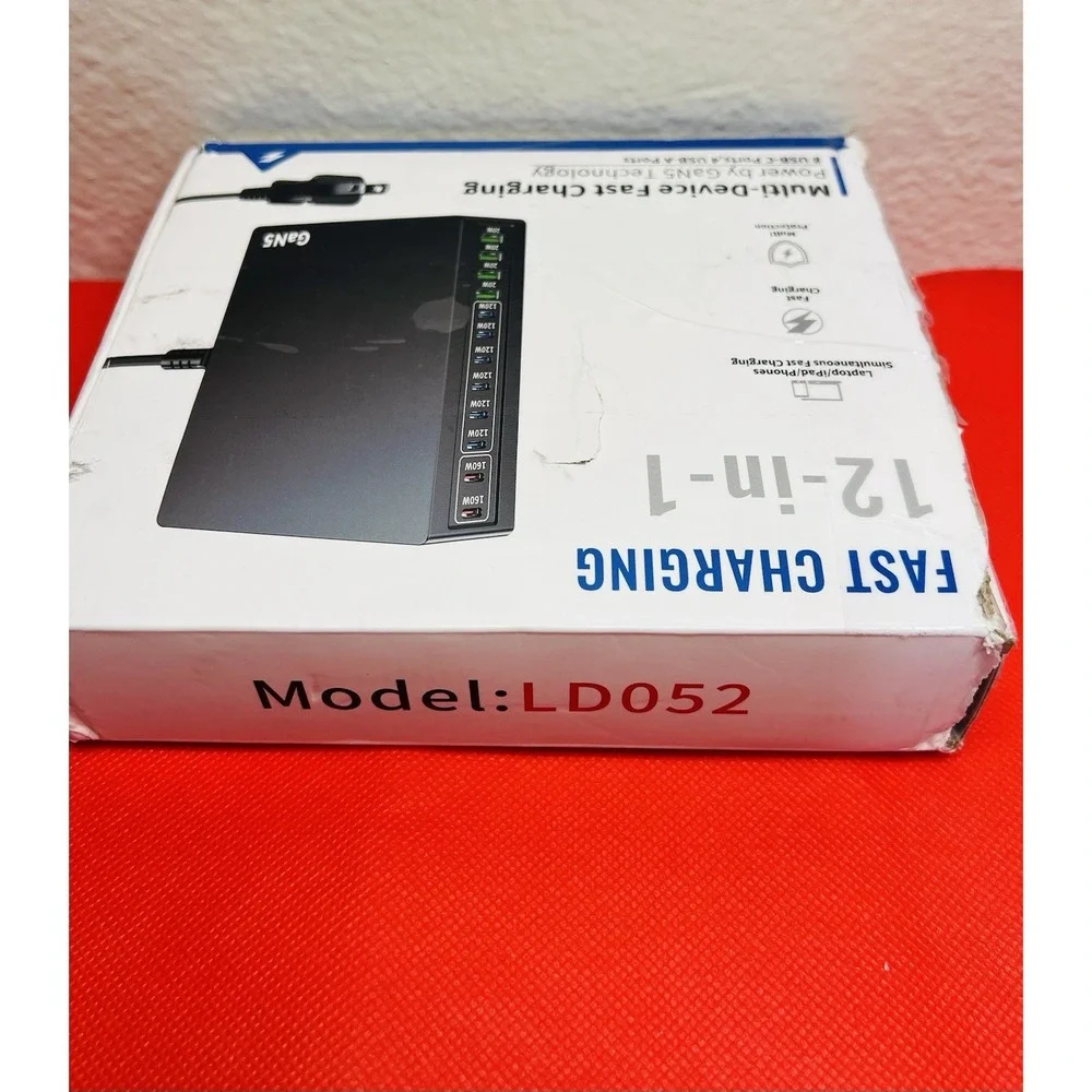LD052 12-in-1 GaN5 Multi-Device Fast Charging Stand 8 USB-C 4 USB-A Ports Black